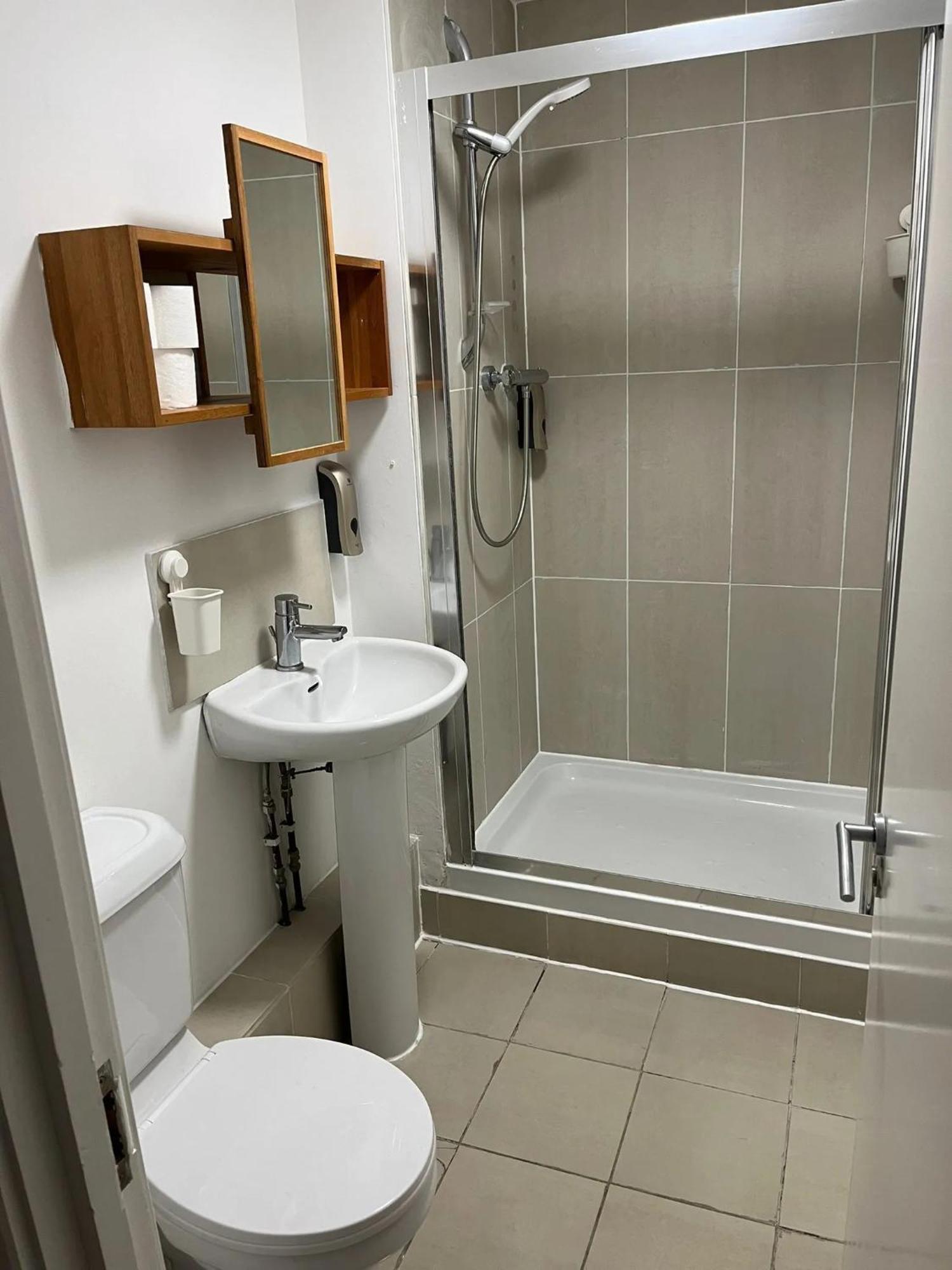 Westciti Chatsworth Road Apartments Croydon Bagian luar foto