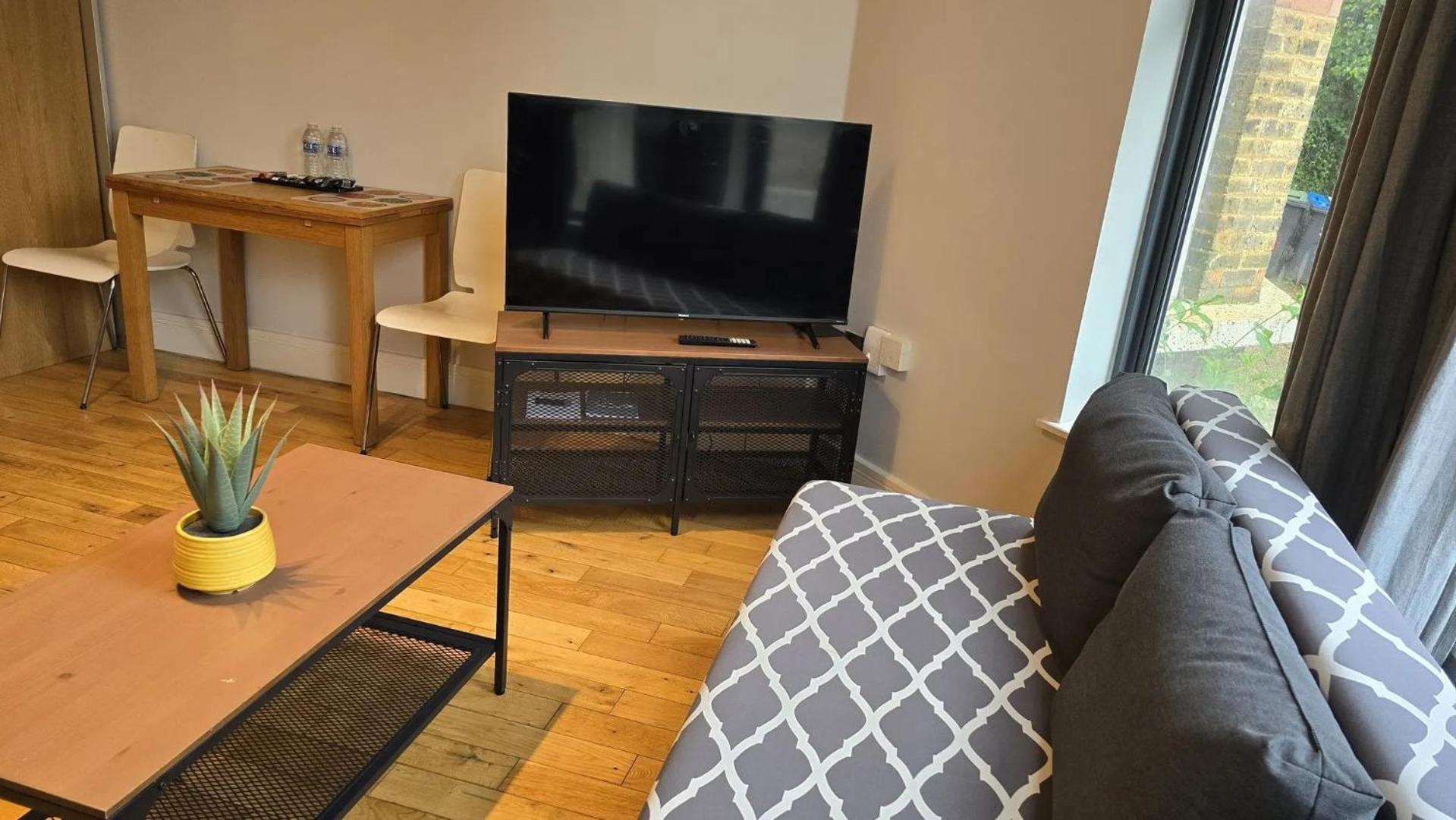 Westciti Chatsworth Road Apartments Croydon Bagian luar foto