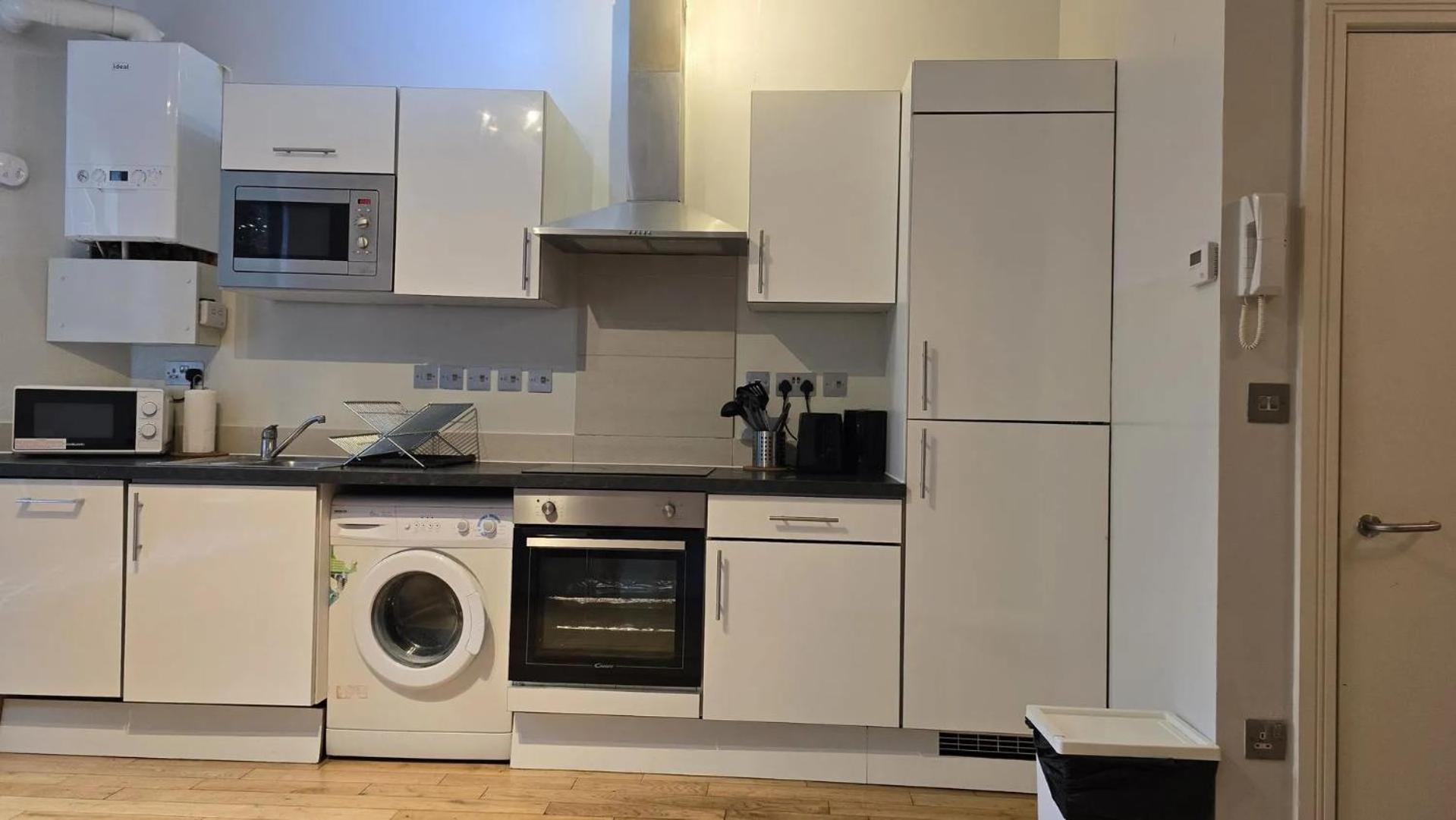 Westciti Chatsworth Road Apartments Croydon Bagian luar foto